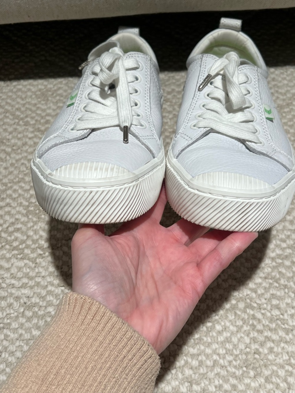 Cariuma OCA Low model white leather sneakers | Size 9.5 | Lightly Worn | - Picture 3 of 11